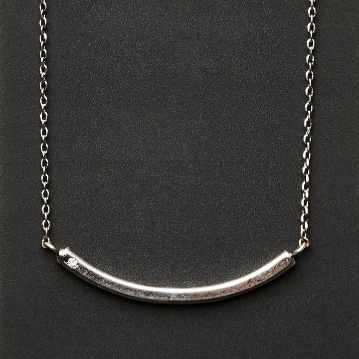 Refined Neck Comet/Silver